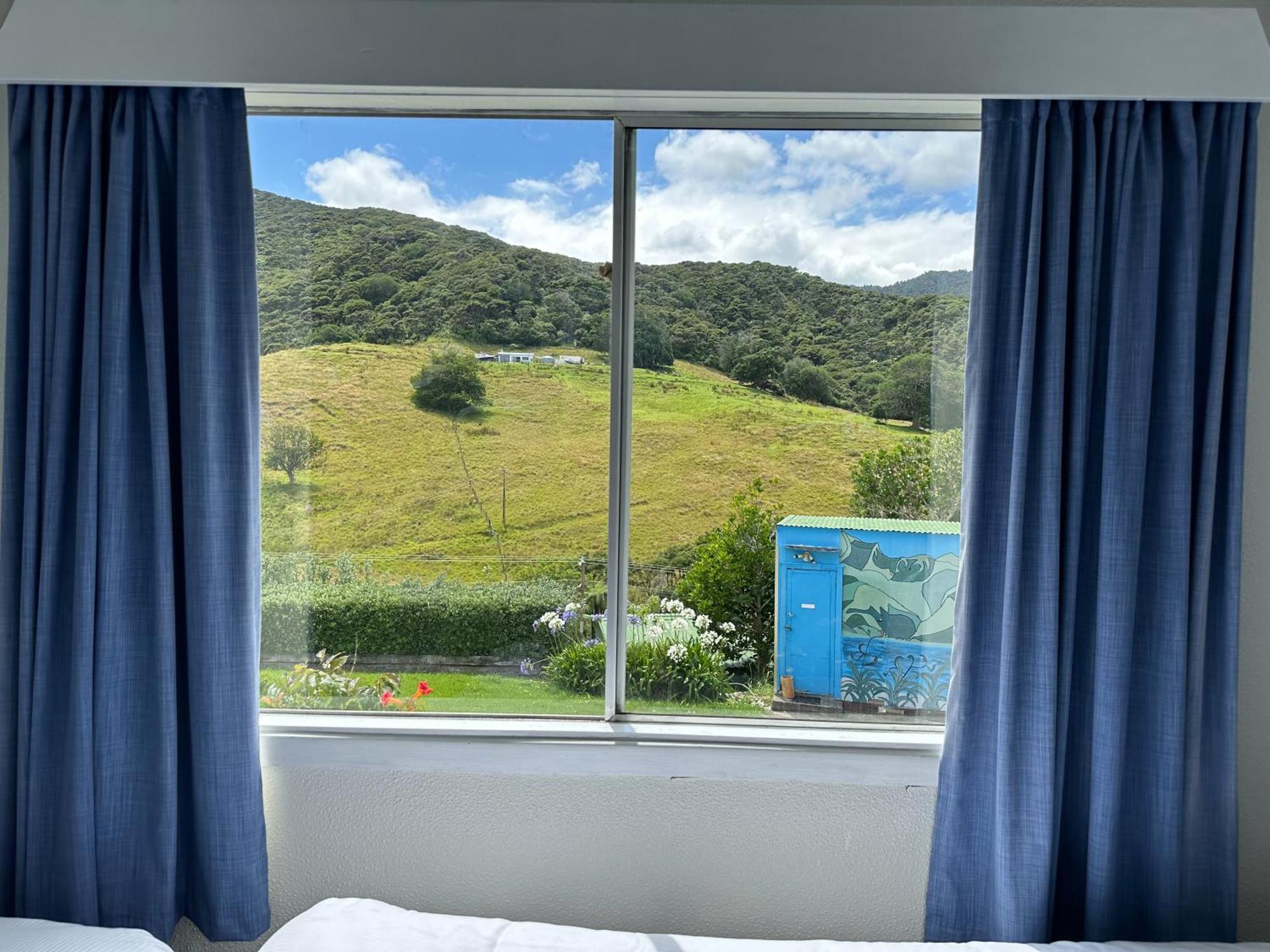Pohutukawa Coastal Chalets Coromandel Room photo